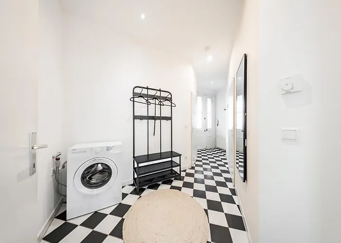 Stylish Near Schoenbrunn Castle Apartman *